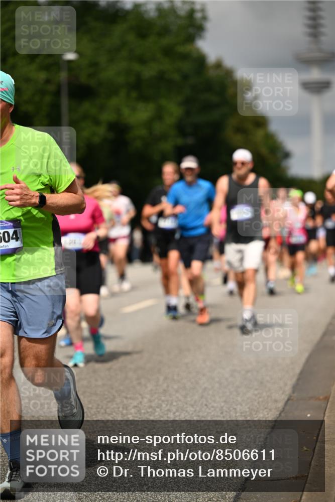 29.06.2025 - hella hamburg halbmarathon Dr. Thomas Lammeyer http://msf.ph/oto/8506611 29.06.2025 10:27:54 Kennedybrücke 1003, 1048, 1382, 2125, 2925, 3034, 3285, 3457, 4464, 4684, 5343, 5406, 6502, 7021, 7029, 7820, 8181, 8716, 9877, 10649 meine-sportfotos.de