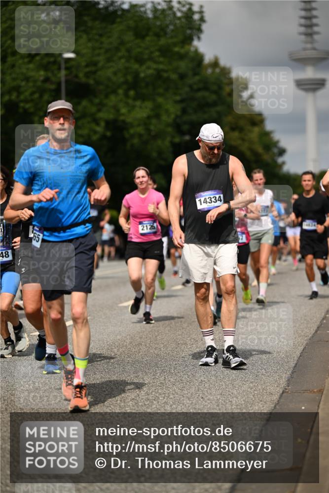 29.06.2025 - hella hamburg halbmarathon Dr. Thomas Lammeyer http://msf.ph/oto/8506675 29.06.2025 10:27:57 Kennedybrücke 1003, 1048, 1382, 2125, 3034, 3285, 3457, 4464, 4684, 5343, 5406, 6502, 7021, 7029, 7820, 8181, 8716, 9217, 9877, 10649 meine-sportfotos.de