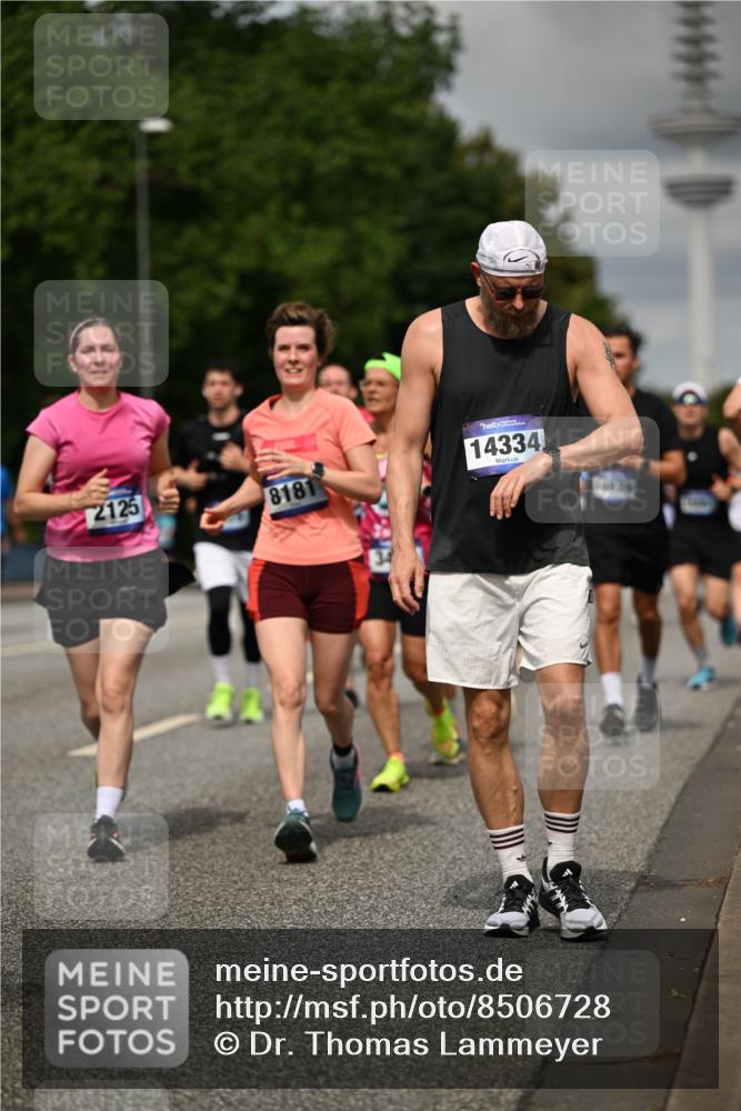 29.06.2025 - hella hamburg halbmarathon Dr. Thomas Lammeyer http://msf.ph/oto/8506728 29.06.2025 10:27:59 Kennedybrücke 1003, 1048, 1382, 2125, 3034, 3285, 3457, 4464, 4684, 5406, 6502, 7021, 7029, 7820, 8181, 8716, 9217, 9877, 10649 meine-sportfotos.de