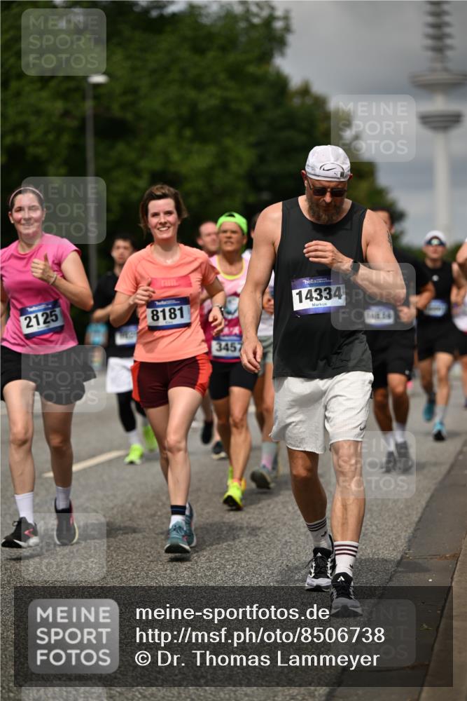 29.06.2025 - hella hamburg halbmarathon Dr. Thomas Lammeyer http://msf.ph/oto/8506738 29.06.2025 10:27:59 Kennedybrücke 1003, 1048, 1382, 2125, 3034, 3285, 3457, 4464, 4684, 5406, 6502, 7021, 7029, 7820, 8181, 8716, 9217, 9877, 10649 meine-sportfotos.de