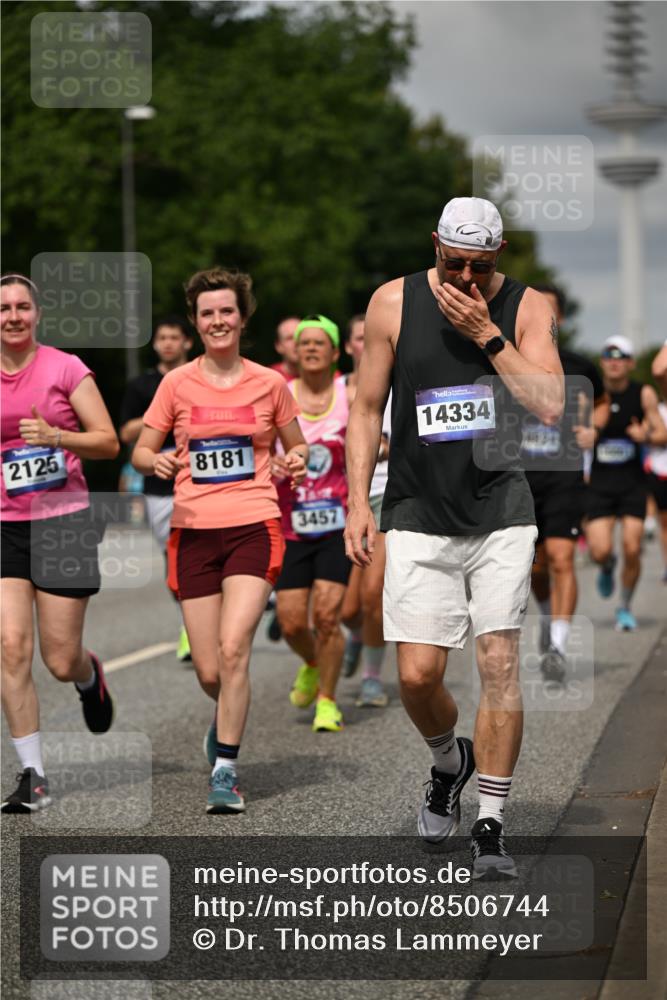 29.06.2025 - hella hamburg halbmarathon Dr. Thomas Lammeyer http://msf.ph/oto/8506744 29.06.2025 10:27:59 Kennedybrücke 1003, 1048, 1382, 2125, 3034, 3285, 3457, 4464, 4684, 5406, 6502, 7021, 7029, 7820, 8181, 8716, 9217, 9877, 10649 meine-sportfotos.de