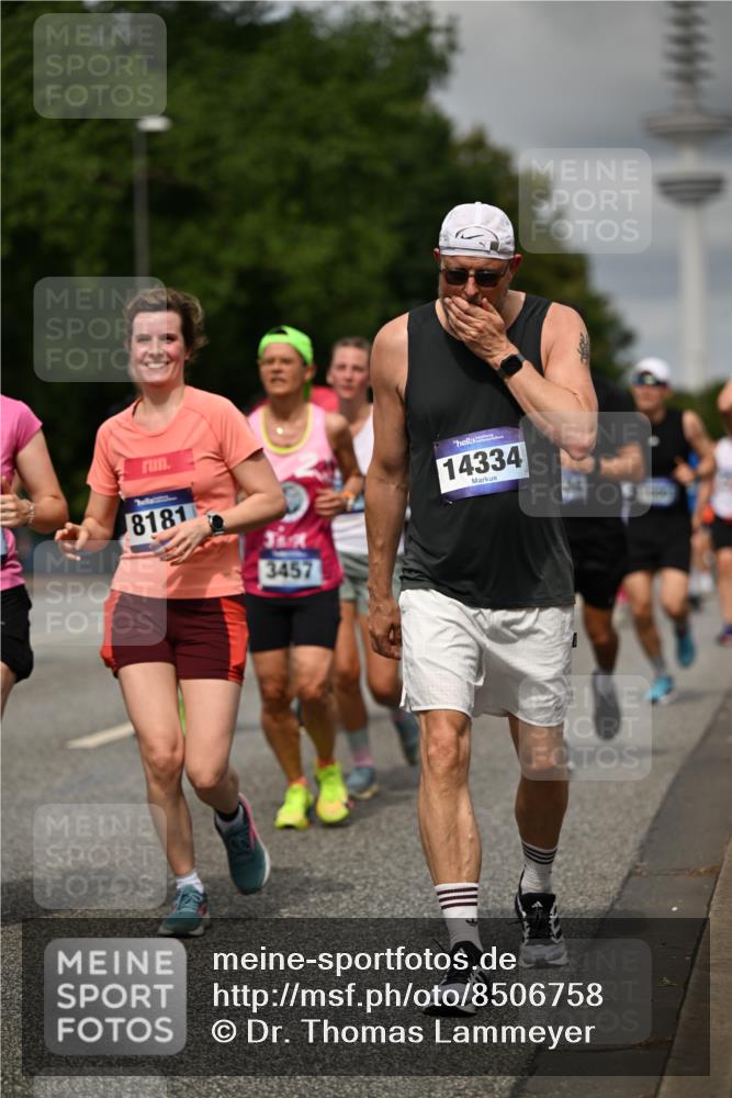 29.06.2025 - hella hamburg halbmarathon Dr. Thomas Lammeyer http://msf.ph/oto/8506758 29.06.2025 10:28:00 Kennedybrücke 1003, 1048, 1382, 2125, 3034, 3285, 3457, 4464, 4684, 5406, 6502, 7021, 7029, 7820, 8181, 8716, 9217, 9877, 10649 meine-sportfotos.de
