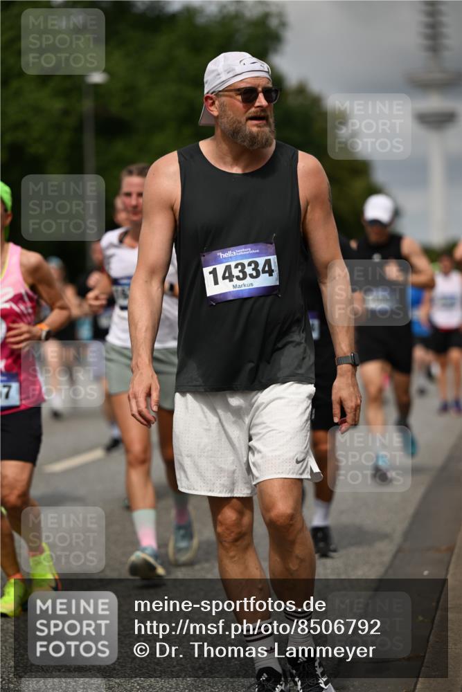 29.06.2025 - hella hamburg halbmarathon Dr. Thomas Lammeyer http://msf.ph/oto/8506792 29.06.2025 10:28:01 Kennedybrücke 1003, 1048, 1382, 2125, 3034, 3285, 3457, 4464, 4684, 5406, 6502, 7021, 7029, 7820, 8181, 8716, 9217, 9877, 10649 meine-sportfotos.de