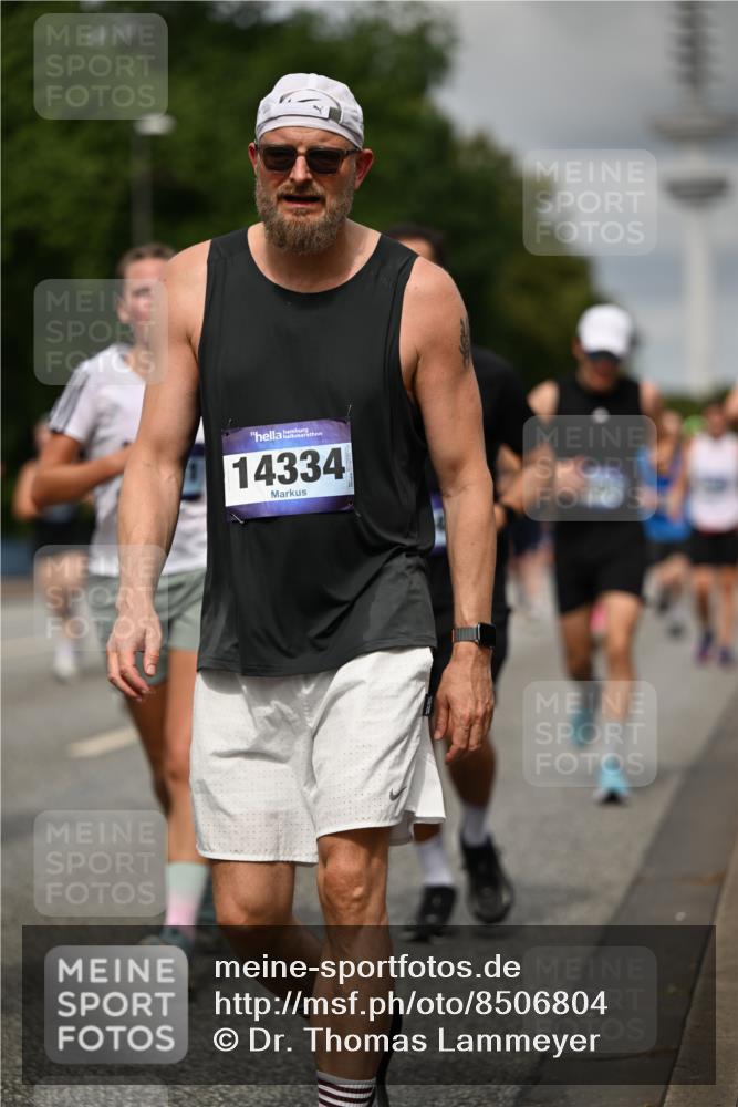 29.06.2025 - hella hamburg halbmarathon Dr. Thomas Lammeyer http://msf.ph/oto/8506804 29.06.2025 10:28:01 Kennedybrücke 1003, 1048, 1382, 2125, 3034, 3285, 3457, 4464, 4684, 5406, 6502, 7021, 7029, 7820, 8181, 8716, 9217, 9877, 10649 meine-sportfotos.de