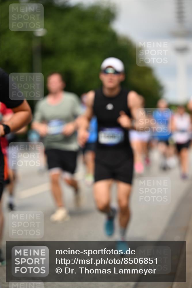 29.06.2025 - hella hamburg halbmarathon Dr. Thomas Lammeyer http://msf.ph/oto/8506851 29.06.2025 10:28:03 Kennedybrücke 1003, 1048, 1382, 1444, 2125, 2489, 3034, 3285, 3457, 4464, 4684, 5406, 6502, 7021, 7029, 7820, 8031, 8181, 8716, 9217, 9877, 10649 meine-sportfotos.de