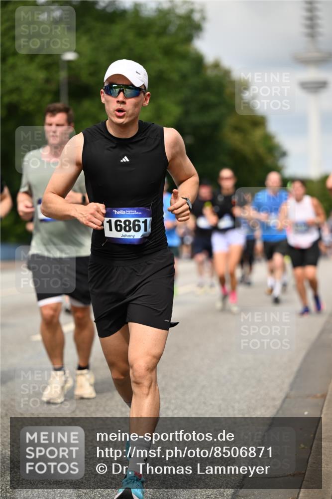 29.06.2025 - hella hamburg halbmarathon Dr. Thomas Lammeyer http://msf.ph/oto/8506871 29.06.2025 10:28:04 Kennedybrücke 1003, 1048, 1382, 1444, 2125, 2489, 3034, 3285, 3457, 4464, 4684, 5406, 6502, 7021, 7029, 7820, 8031, 8181, 8716, 9217, 9877, 10649 meine-sportfotos.de