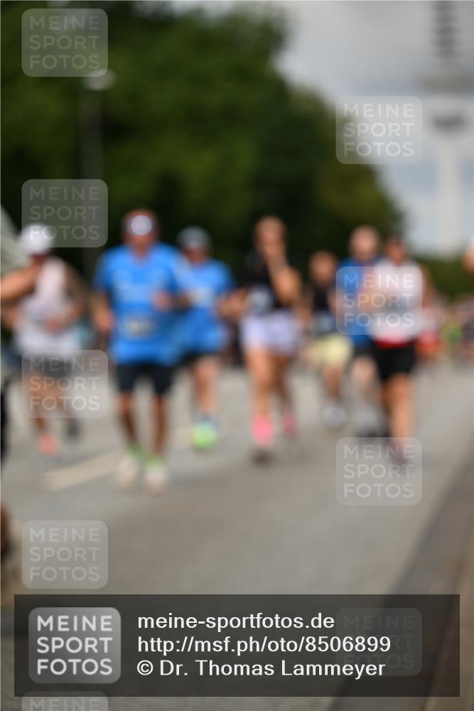 29.06.2025 - hella hamburg halbmarathon Dr. Thomas Lammeyer http://msf.ph/oto/8506899 29.06.2025 10:28:05 Kennedybrücke 1003, 1048, 1444, 2125, 2489, 3034, 3285, 3457, 4464, 4684, 5406, 6502, 7021, 7029, 7820, 8031, 8181, 8716, 9217, 9877, 10649 meine-sportfotos.de