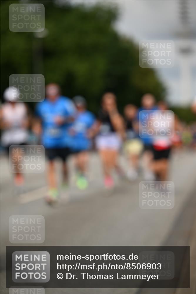 29.06.2025 - hella hamburg halbmarathon Dr. Thomas Lammeyer http://msf.ph/oto/8506903 29.06.2025 10:28:05 Kennedybrücke 1003, 1048, 1444, 2125, 2489, 3034, 3285, 3457, 4464, 4684, 5406, 6502, 7021, 7029, 7820, 8031, 8181, 8716, 9217, 9877, 10649 meine-sportfotos.de