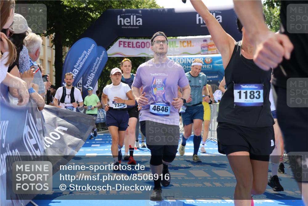29.06.2025 - hella hamburg halbmarathon Strokosch-Dieckow http://msf.ph/oto/8506916 29.06.2025 11:39:12 Ziel 1063, 1183, 1896, 3636, 4646, 5573, 5834, 5917, 6698, 6922, 7321, 7329, 8918, 8965, 9229, 9768, 12164, 14016, 15091, 15108, 15964, 16941, 16945, 17262, 17689, 18152, 18167, 18337, 18375 meine-sportfotos.de