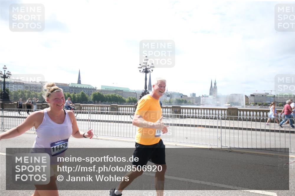 29.06.2025 - hella hamburg halbmarathon Jannik Wohlers http://msf.ph/oto/8506920 29.06.2025 11:35:57 Lombardsbrücke 2966, 3008, 10195, 15368, 17178, 19088 meine-sportfotos.de