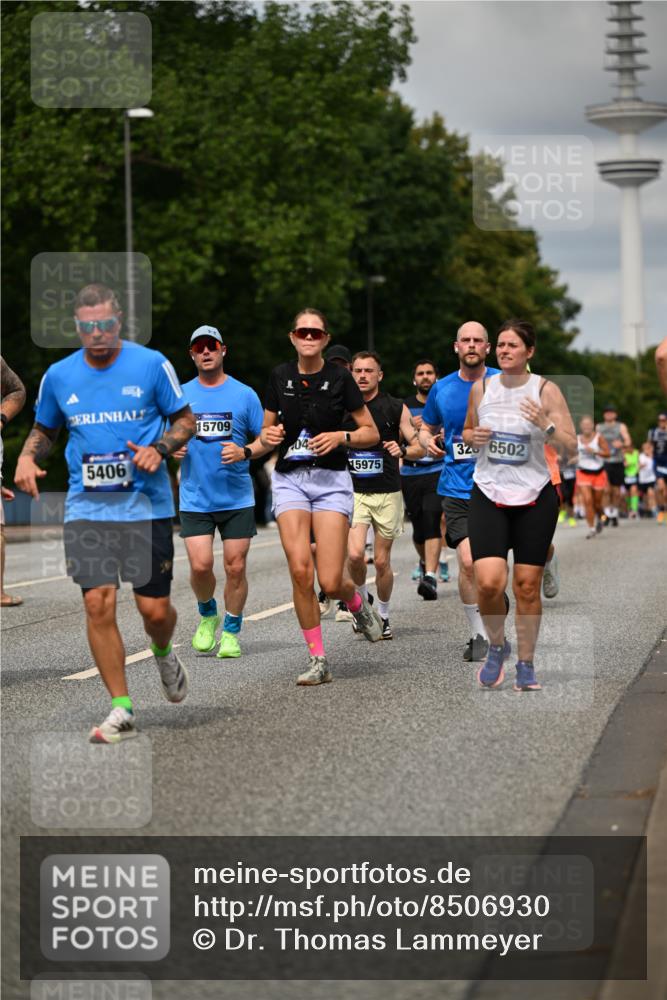29.06.2025 - hella hamburg halbmarathon Dr. Thomas Lammeyer http://msf.ph/oto/8506930 29.06.2025 10:28:06 Kennedybrücke 1003, 1048, 1444, 2108, 2125, 2489, 3034, 3285, 3457, 4464, 4684, 5406, 6502, 7021, 7029, 7820, 8031, 8181, 8716, 9217, 9877, 10649 meine-sportfotos.de