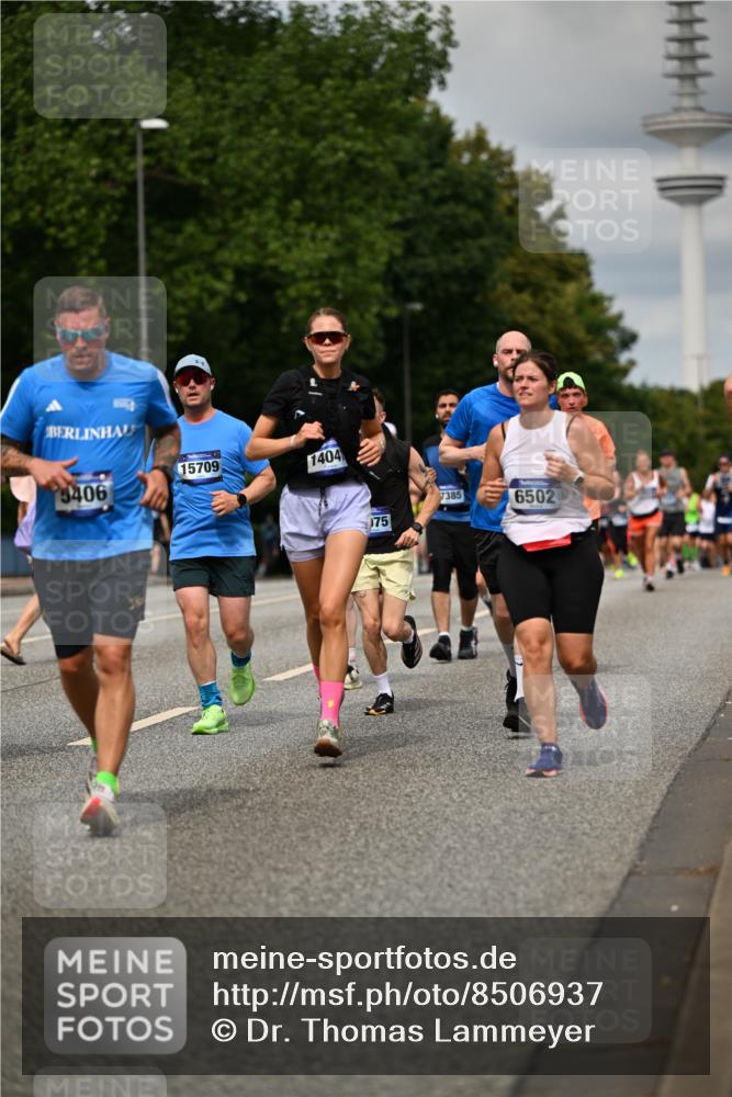 29.06.2025 - hella hamburg halbmarathon Dr. Thomas Lammeyer http://msf.ph/oto/8506937 29.06.2025 10:28:06 Kennedybrücke 1003, 1048, 1444, 2108, 2125, 2489, 3034, 3285, 3457, 4464, 4684, 5406, 6502, 7021, 7029, 7820, 8031, 8181, 8716, 9217, 9877, 10649 meine-sportfotos.de