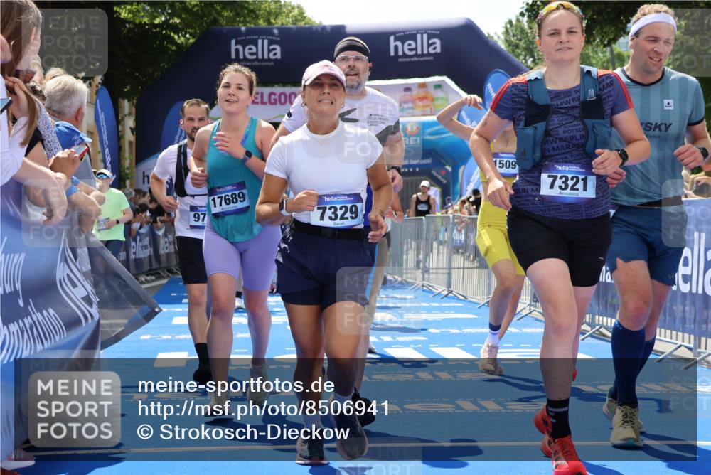 29.06.2025 - hella hamburg halbmarathon Strokosch-Dieckow http://msf.ph/oto/8506941 29.06.2025 11:39:14 Ziel 1063, 1183, 1896, 3046, 4646, 5573, 5834, 5917, 6922, 7321, 7329, 8282, 8965, 9768, 12164, 14016, 15091, 15108, 15194, 15964, 16941, 16945, 17262, 17689, 18152, 18167, 18337, 18375 meine-sportfotos.de