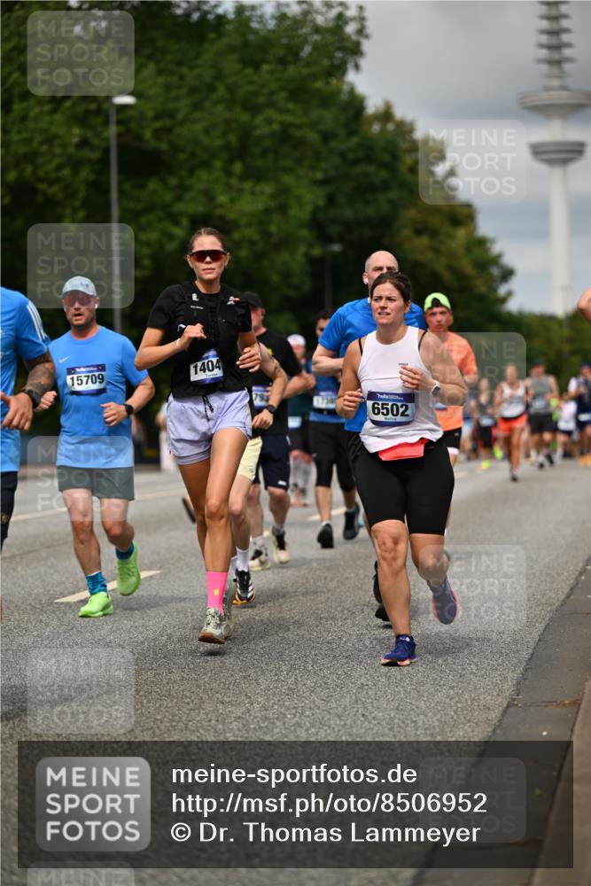 29.06.2025 - hella hamburg halbmarathon Dr. Thomas Lammeyer http://msf.ph/oto/8506952 29.06.2025 10:28:07 Kennedybrücke 1003, 1048, 1444, 2108, 2125, 2489, 3034, 3285, 3457, 4391, 4464, 4684, 5406, 6502, 7021, 7029, 7820, 8031, 8181, 8716, 9217, 9715, 9877, 10649 meine-sportfotos.de