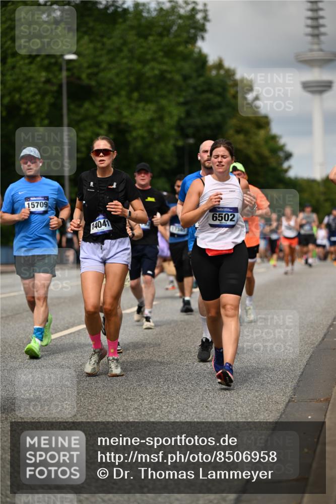 29.06.2025 - hella hamburg halbmarathon Dr. Thomas Lammeyer http://msf.ph/oto/8506958 29.06.2025 10:28:07 Kennedybrücke 1003, 1048, 1444, 2108, 2125, 2489, 3034, 3285, 3457, 4391, 4464, 4684, 5406, 6502, 7021, 7029, 7820, 8031, 8181, 8716, 9217, 9715, 9877, 10649 meine-sportfotos.de