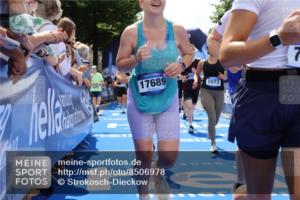 29.06.2025 - hella hamburg halbmarathon Strokosch-Dieckow http://msf.ph/oto/8506978 29.06.2025 11:39:16 Ziel 1063, 1183, 1896, 3046, 4646, 5573, 5917, 6922, 7321, 7329, 8282, 8965, 9768, 12164, 14016, 14955, 15084, 15091, 15194, 15964, 16394, 16941, 16945, 17262, 17689, 18152, 18167, 18375 meine-sportfotos.de