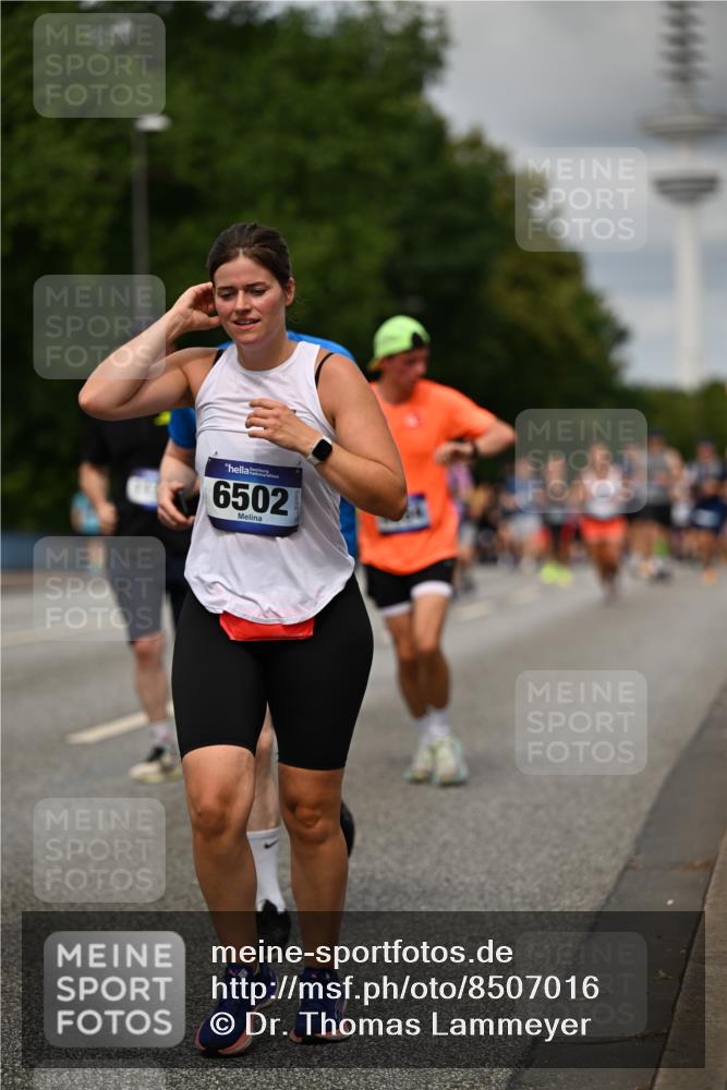 29.06.2025 - hella hamburg halbmarathon Dr. Thomas Lammeyer http://msf.ph/oto/8507016 29.06.2025 10:28:09 Kennedybrücke 1003, 1048, 1444, 2108, 2125, 2489, 3034, 3185, 3285, 3457, 4391, 4464, 4597, 4684, 5406, 5661, 6502, 7013, 7021, 7029, 7820, 8031, 8149, 8181, 8716, 9217, 9715, 10649 meine-sportfotos.de