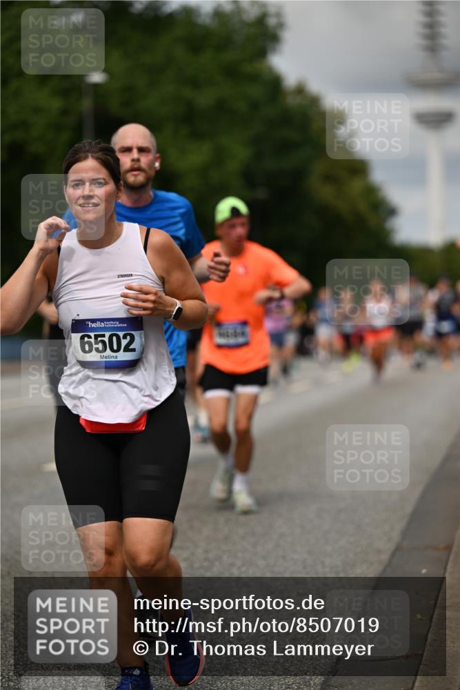 29.06.2025 - hella hamburg halbmarathon Dr. Thomas Lammeyer http://msf.ph/oto/8507019 29.06.2025 10:28:09 Kennedybrücke 1003, 1048, 1444, 2108, 2125, 2489, 3034, 3185, 3285, 3457, 4391, 4464, 4597, 4684, 5406, 5661, 6502, 7013, 7021, 7029, 7820, 8031, 8149, 8181, 8716, 9217, 9715, 10649 meine-sportfotos.de