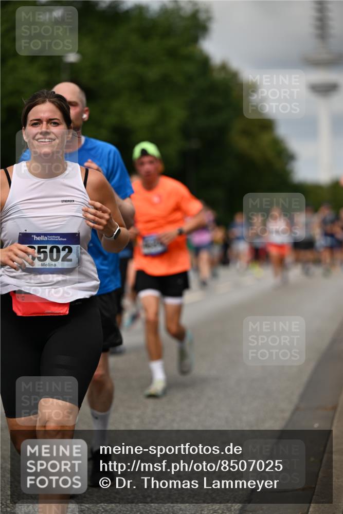 29.06.2025 - hella hamburg halbmarathon Dr. Thomas Lammeyer http://msf.ph/oto/8507025 29.06.2025 10:28:09 Kennedybrücke 1003, 1048, 1444, 2108, 2125, 2489, 3034, 3185, 3285, 3457, 4391, 4464, 4597, 4684, 5406, 5661, 6502, 7013, 7021, 7029, 7820, 8031, 8149, 8181, 8716, 9217, 9715, 10649 meine-sportfotos.de