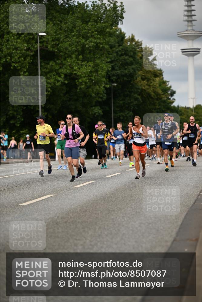 29.06.2025 - hella hamburg halbmarathon Dr. Thomas Lammeyer http://msf.ph/oto/8507087 29.06.2025 10:28:13 Kennedybrücke 1005, 1009, 1304, 1444, 2108, 2489, 3034, 3185, 3285, 4122, 4391, 4464, 4597, 4684, 5406, 5661, 6502, 7013, 7021, 7029, 8031, 8149, 8181, 8676, 9217, 9715, 10649 meine-sportfotos.de