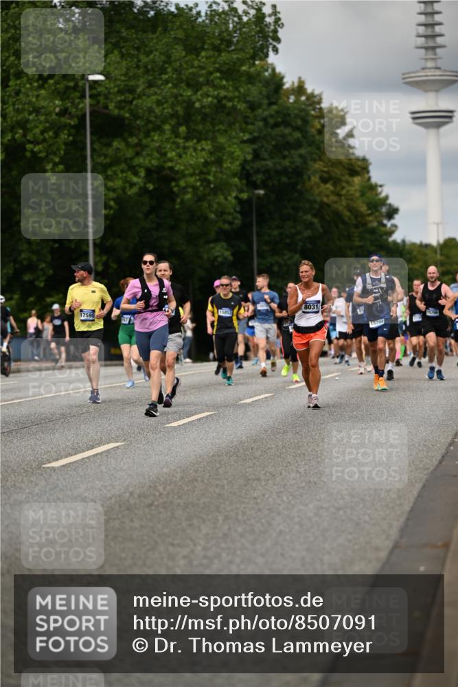 29.06.2025 - hella hamburg halbmarathon Dr. Thomas Lammeyer http://msf.ph/oto/8507091 29.06.2025 10:28:13 Kennedybrücke 1005, 1009, 1304, 1444, 2108, 2489, 3034, 3185, 3285, 4122, 4391, 4464, 4597, 4684, 5406, 5661, 6502, 7013, 7021, 7029, 8031, 8149, 8181, 8676, 9217, 9715, 10649 meine-sportfotos.de