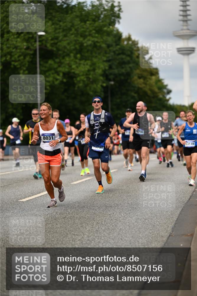 29.06.2025 - hella hamburg halbmarathon Dr. Thomas Lammeyer http://msf.ph/oto/8507156 29.06.2025 10:28:17 Kennedybrücke 1005, 1009, 1304, 1444, 2108, 2489, 2766, 3034, 3185, 3285, 4122, 4391, 4464, 4597, 4684, 5406, 5661, 6502, 7013, 8031, 8149, 8676, 8717, 9217, 9603, 9715, 10649, 11300, 11415 meine-sportfotos.de