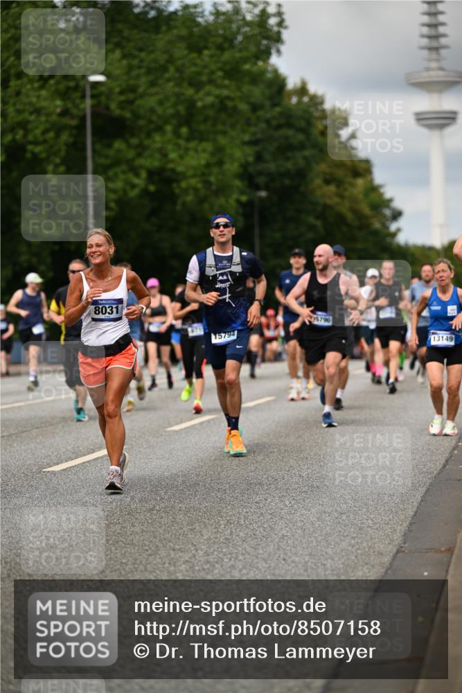 29.06.2025 - hella hamburg halbmarathon Dr. Thomas Lammeyer http://msf.ph/oto/8507158 29.06.2025 10:28:17 Kennedybrücke 1005, 1009, 1304, 1444, 2108, 2489, 2766, 3034, 3185, 3285, 4122, 4391, 4464, 4597, 4684, 5406, 5661, 6502, 7013, 8031, 8149, 8676, 8717, 9217, 9603, 9715, 10649, 11300, 11415 meine-sportfotos.de