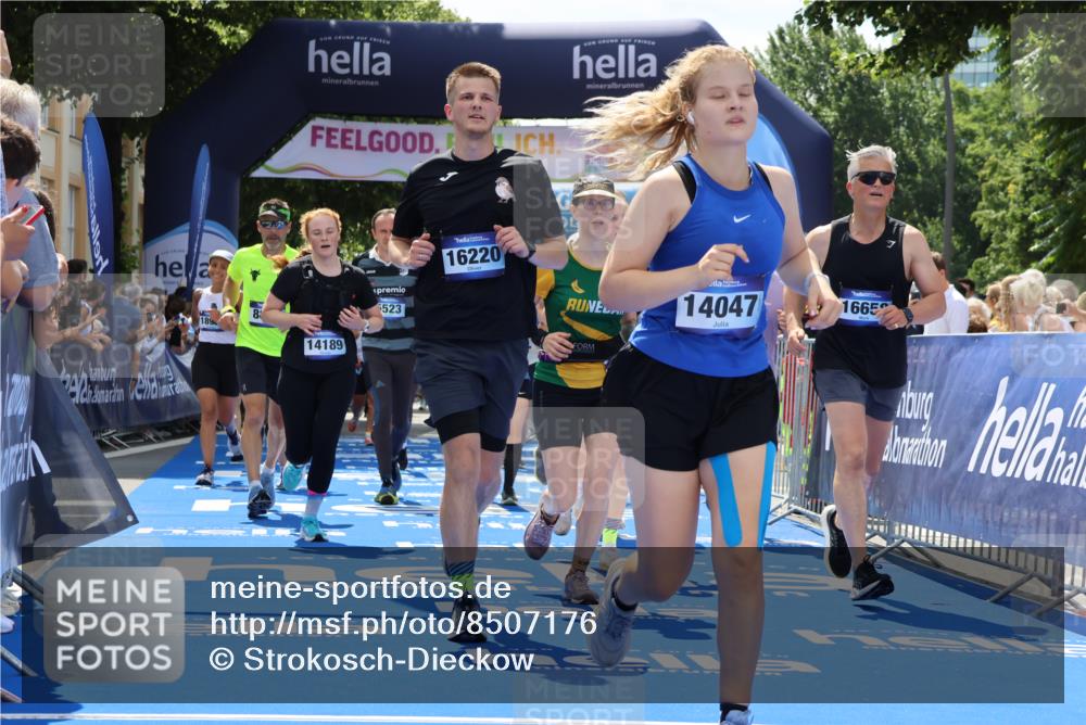 29.06.2025 - hella hamburg halbmarathon Strokosch-Dieckow http://msf.ph/oto/8507176 29.06.2025 11:39:32 Ziel 1036, 2092, 2343, 2509, 2601, 3127, 3378, 5522, 5523, 5691, 6289, 6584, 8840, 8843, 10261, 10931, 11692, 12394, 12887, 14047, 14159, 14189, 15329, 15830, 16220, 16289, 16658, 18596, 18892, 18937 meine-sportfotos.de