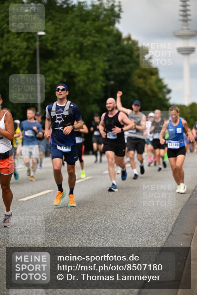 29.06.2025 - hella hamburg halbmarathon Dr. Thomas Lammeyer http://msf.ph/oto/8507180 29.06.2025 10:28:19 Kennedybrücke 1005, 1009, 1304, 1444, 2108, 2489, 2766, 3034, 3185, 3285, 3579, 4122, 4391, 4464, 4597, 4684, 5055, 5160, 5406, 5661, 6502, 7013, 8031, 8149, 8676, 8717, 9217, 9603, 9715, 11300, 11415 meine-sportfotos.de