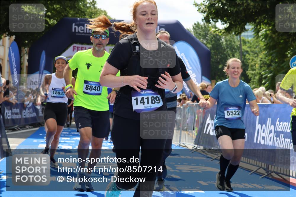 29.06.2025 - hella hamburg halbmarathon Strokosch-Dieckow http://msf.ph/oto/8507214 29.06.2025 11:39:34 Ziel 1036, 2092, 2343, 2509, 2601, 3127, 3378, 5522, 5523, 5691, 6109, 6289, 6584, 8840, 8843, 10261, 10931, 11692, 12627, 12887, 14047, 14159, 14189, 15329, 15830, 16220, 16658, 17289, 18892, 18937 meine-sportfotos.de