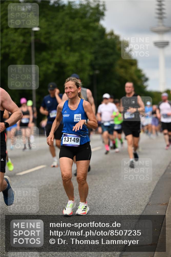 29.06.2025 - hella hamburg halbmarathon Dr. Thomas Lammeyer http://msf.ph/oto/8507235 29.06.2025 10:28:22 Kennedybrücke 1005, 1009, 1304, 1444, 1545, 2108, 2489, 2766, 3034, 3185, 3285, 3579, 4122, 4391, 4597, 4684, 4993, 5055, 5160, 5661, 7013, 8031, 8149, 8297, 8676, 8717, 9217, 9603, 9715, 11300, 11415 meine-sportfotos.de