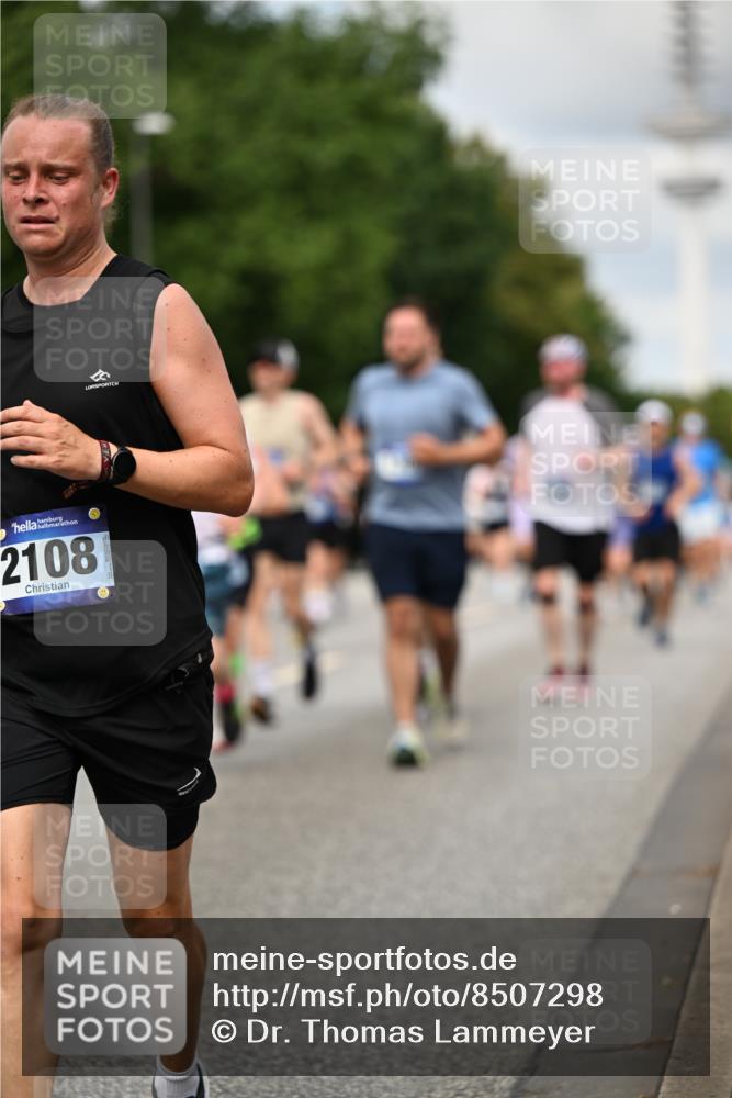 29.06.2025 - hella hamburg halbmarathon Dr. Thomas Lammeyer http://msf.ph/oto/8507298 29.06.2025 10:28:25 Kennedybrücke 1005, 1009, 1304, 1444, 1545, 2108, 2489, 2766, 3185, 3579, 4122, 4391, 4597, 4993, 5055, 5160, 5661, 7013, 8031, 8141, 8149, 8297, 8676, 8717, 9217, 9603, 9715, 11300, 11415 meine-sportfotos.de