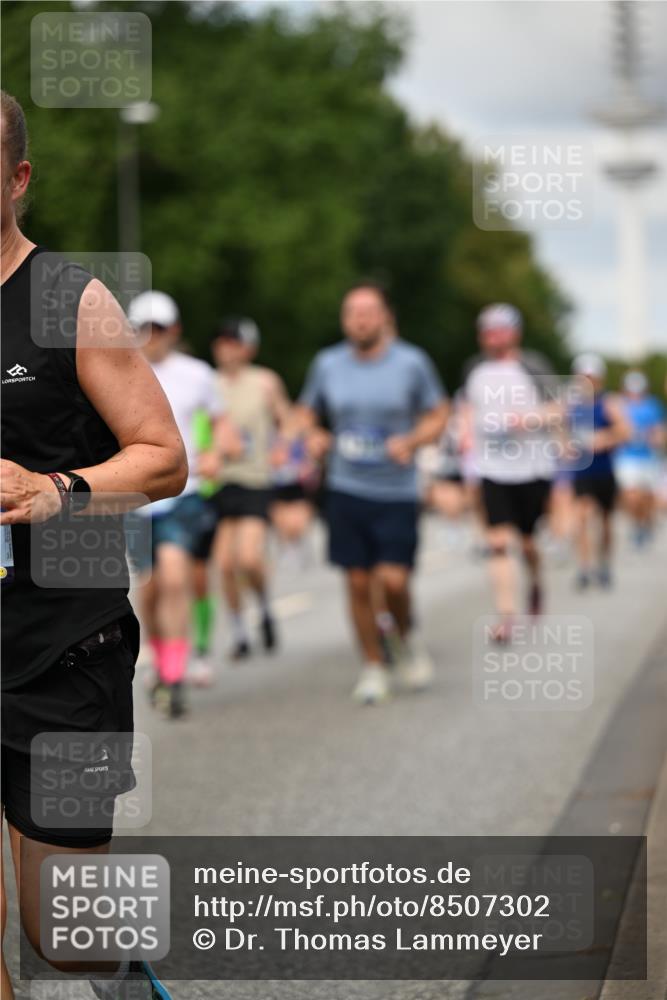 29.06.2025 - hella hamburg halbmarathon Dr. Thomas Lammeyer http://msf.ph/oto/8507302 29.06.2025 10:28:25 Kennedybrücke 1005, 1009, 1304, 1444, 1545, 2108, 2489, 2766, 3185, 3579, 4122, 4391, 4597, 4993, 5055, 5160, 5661, 7013, 8031, 8141, 8149, 8297, 8676, 8717, 9217, 9603, 9715, 11300, 11415 meine-sportfotos.de
