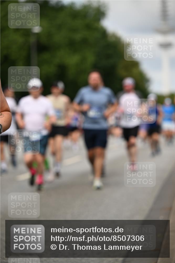 29.06.2025 - hella hamburg halbmarathon Dr. Thomas Lammeyer http://msf.ph/oto/8507306 29.06.2025 10:28:26 Kennedybrücke 1005, 1009, 1304, 1444, 1545, 2108, 2489, 2766, 3185, 3579, 4122, 4391, 4597, 4993, 5055, 5160, 5258, 5661, 7013, 8031, 8141, 8149, 8297, 8676, 8717, 9603, 9715, 11300, 11415 meine-sportfotos.de