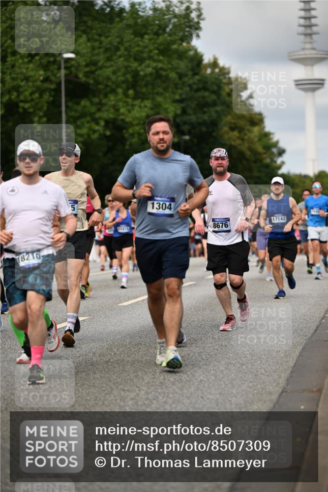 29.06.2025 - hella hamburg halbmarathon Dr. Thomas Lammeyer http://msf.ph/oto/8507309 29.06.2025 10:28:26 Kennedybrücke 1005, 1009, 1304, 1444, 1545, 2108, 2489, 2766, 3185, 3579, 4122, 4391, 4597, 4993, 5055, 5160, 5258, 5661, 7013, 8031, 8141, 8149, 8297, 8676, 8717, 9603, 9715, 11300, 11415 meine-sportfotos.de