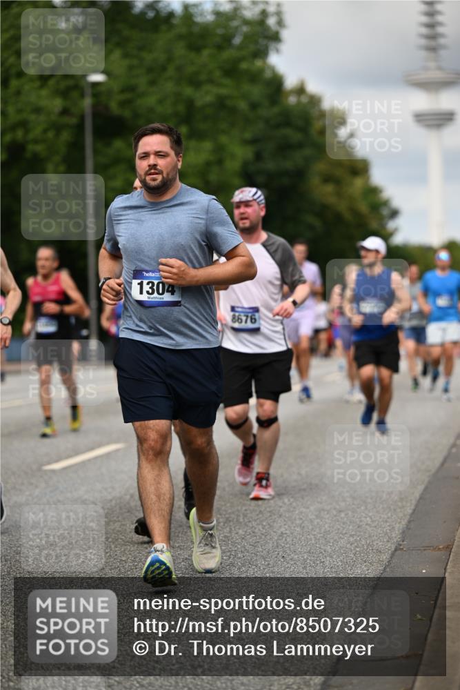 29.06.2025 - hella hamburg halbmarathon Dr. Thomas Lammeyer http://msf.ph/oto/8507325 29.06.2025 10:28:28 Kennedybrücke 1005, 1009, 1304, 1444, 1545, 2108, 2489, 2766, 3185, 3579, 4122, 4391, 4597, 4646, 4993, 5055, 5160, 5258, 5260, 5661, 7013, 8031, 8141, 8149, 8297, 8676, 8717, 9603, 9715, 11300, 11415 meine-sportfotos.de