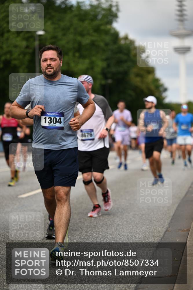 29.06.2025 - hella hamburg halbmarathon Dr. Thomas Lammeyer http://msf.ph/oto/8507334 29.06.2025 10:28:28 Kennedybrücke 1005, 1009, 1304, 1444, 1545, 2108, 2489, 2766, 3185, 3579, 4122, 4391, 4597, 4646, 4993, 5055, 5160, 5258, 5260, 5661, 7013, 8031, 8141, 8149, 8297, 8676, 8717, 9603, 9715, 11300, 11415 meine-sportfotos.de
