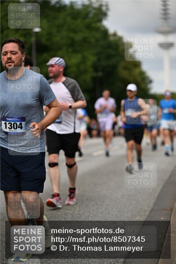 29.06.2025 - hella hamburg halbmarathon Dr. Thomas Lammeyer http://msf.ph/oto/8507345 29.06.2025 10:28:29 Kennedybrücke 1005, 1009, 1304, 1444, 1545, 2108, 2489, 2766, 3185, 3579, 4122, 4391, 4597, 4646, 4993, 5055, 5160, 5258, 5260, 5661, 7013, 8031, 8141, 8149, 8297, 8676, 8717, 9603, 9715, 11300, 11415 meine-sportfotos.de
