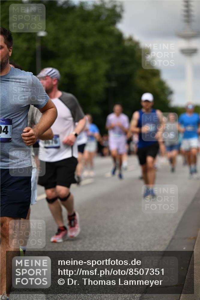 29.06.2025 - hella hamburg halbmarathon Dr. Thomas Lammeyer http://msf.ph/oto/8507351 29.06.2025 10:28:29 Kennedybrücke 1005, 1009, 1304, 1444, 1545, 2108, 2489, 2766, 3185, 3579, 4122, 4391, 4597, 4646, 4993, 5055, 5160, 5258, 5260, 5661, 7013, 8031, 8141, 8149, 8297, 8676, 8717, 9603, 9715, 11300, 11415 meine-sportfotos.de