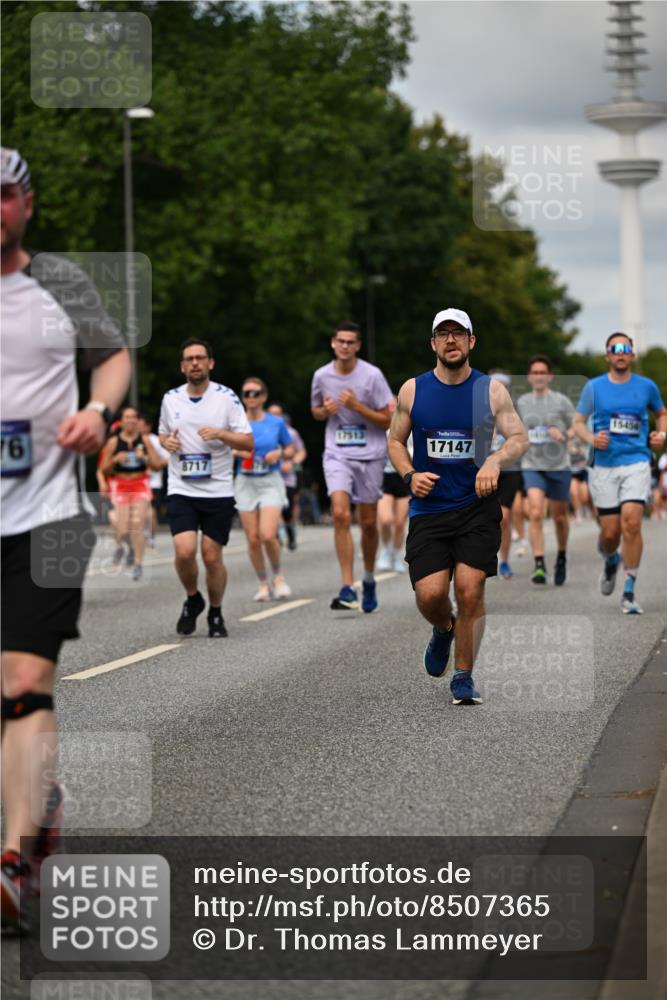29.06.2025 - hella hamburg halbmarathon Dr. Thomas Lammeyer http://msf.ph/oto/8507365 29.06.2025 10:28:30 Kennedybrücke 1005, 1009, 1304, 1444, 1545, 2108, 2489, 2766, 3185, 3579, 4122, 4391, 4597, 4646, 4993, 5055, 5160, 5258, 5260, 5661, 7013, 8031, 8141, 8149, 8297, 8676, 8717, 9603, 9715, 11300, 11415 meine-sportfotos.de