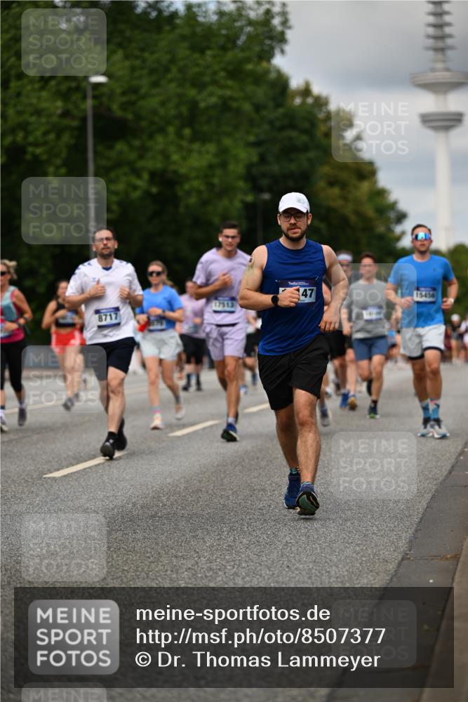 29.06.2025 - hella hamburg halbmarathon Dr. Thomas Lammeyer http://msf.ph/oto/8507377 29.06.2025 10:28:30 Kennedybrücke 1005, 1009, 1304, 1444, 1545, 2108, 2489, 2766, 3185, 3579, 4122, 4391, 4597, 4646, 4993, 5055, 5160, 5258, 5260, 5661, 7013, 8031, 8141, 8149, 8297, 8676, 8717, 9603, 9715, 11300, 11415 meine-sportfotos.de