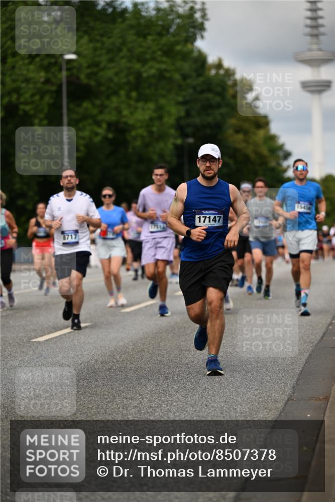 29.06.2025 - hella hamburg halbmarathon Dr. Thomas Lammeyer http://msf.ph/oto/8507378 29.06.2025 10:28:30 Kennedybrücke 1005, 1009, 1304, 1444, 1545, 2108, 2489, 2766, 3185, 3579, 4122, 4391, 4597, 4646, 4993, 5055, 5160, 5258, 5260, 5661, 7013, 8031, 8141, 8149, 8297, 8676, 8717, 9603, 9715, 11300, 11415 meine-sportfotos.de