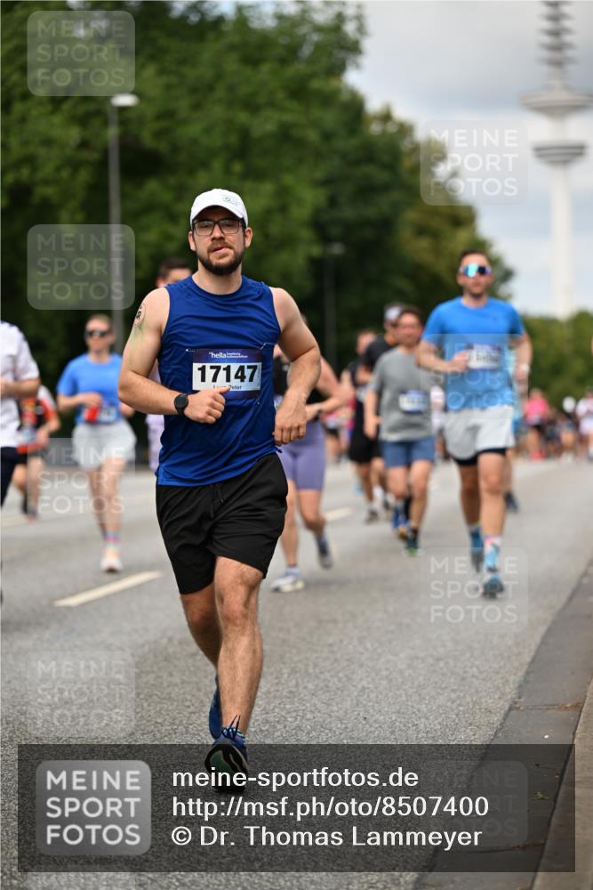 29.06.2025 - hella hamburg halbmarathon Dr. Thomas Lammeyer http://msf.ph/oto/8507400 29.06.2025 10:28:32 Kennedybrücke 1005, 1009, 1304, 1444, 1545, 2108, 2489, 2766, 3185, 3579, 4122, 4391, 4597, 4646, 4993, 5055, 5160, 5258, 5260, 5661, 5954, 7013, 8031, 8141, 8149, 8297, 8676, 8717, 8918, 8920, 9603, 9715, 11300, 11415 meine-sportfotos.de