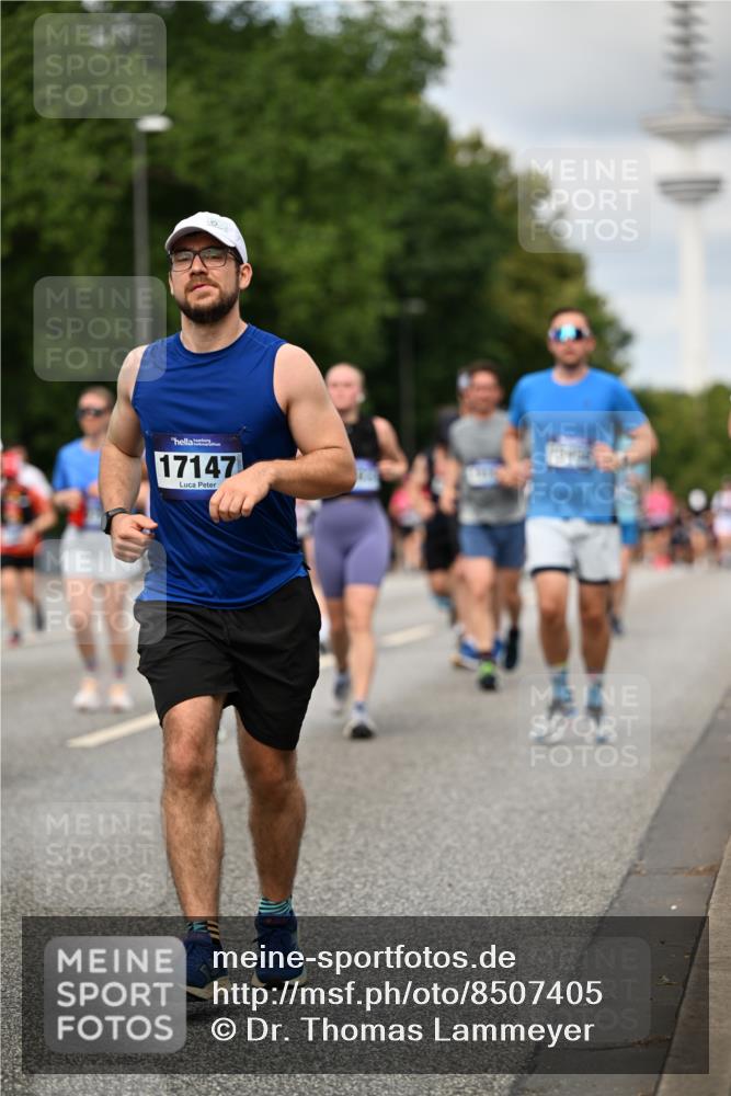 29.06.2025 - hella hamburg halbmarathon Dr. Thomas Lammeyer http://msf.ph/oto/8507405 29.06.2025 10:28:32 Kennedybrücke 1005, 1009, 1304, 1444, 1545, 2108, 2489, 2766, 3185, 3579, 4122, 4391, 4597, 4646, 4993, 5055, 5160, 5258, 5260, 5661, 5954, 7013, 8031, 8141, 8149, 8297, 8676, 8717, 8918, 8920, 9603, 9715, 11300, 11415 meine-sportfotos.de