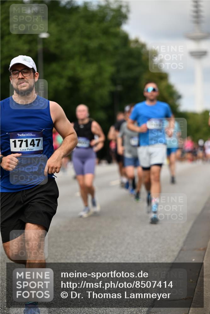 29.06.2025 - hella hamburg halbmarathon Dr. Thomas Lammeyer http://msf.ph/oto/8507414 29.06.2025 10:28:33 Kennedybrücke 1005, 1009, 1304, 1545, 2108, 2766, 3185, 3579, 4122, 4391, 4597, 4646, 4993, 5039, 5055, 5160, 5258, 5260, 5661, 5954, 7013, 8141, 8149, 8297, 8676, 8717, 8918, 8920, 9603, 9715, 11300, 11415 meine-sportfotos.de
