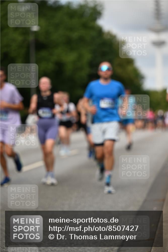 29.06.2025 - hella hamburg halbmarathon Dr. Thomas Lammeyer http://msf.ph/oto/8507427 29.06.2025 10:28:33 Kennedybrücke 1005, 1009, 1304, 1545, 2108, 2766, 3185, 3579, 4122, 4391, 4597, 4646, 4993, 5039, 5055, 5160, 5258, 5260, 5661, 5954, 7013, 8141, 8149, 8297, 8676, 8717, 8918, 8920, 9603, 9715, 11300, 11415 meine-sportfotos.de