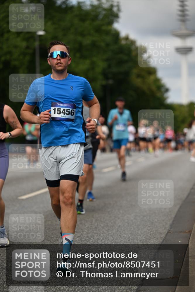 29.06.2025 - hella hamburg halbmarathon Dr. Thomas Lammeyer http://msf.ph/oto/8507451 29.06.2025 10:28:35 Kennedybrücke 1005, 1009, 1304, 1545, 2108, 2766, 3185, 3579, 4122, 4162, 4391, 4597, 4646, 4993, 5039, 5055, 5160, 5258, 5260, 5661, 5954, 7013, 7426, 8141, 8149, 8187, 8297, 8676, 8717, 8918, 8920, 9603, 9715, 11300, 11415 meine-sportfotos.de