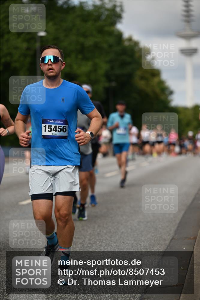 29.06.2025 - hella hamburg halbmarathon Dr. Thomas Lammeyer http://msf.ph/oto/8507453 29.06.2025 10:28:35 Kennedybrücke 1005, 1009, 1304, 1545, 2108, 2766, 3185, 3579, 4122, 4162, 4391, 4597, 4646, 4993, 5039, 5055, 5160, 5258, 5260, 5661, 5954, 7013, 7426, 8141, 8149, 8187, 8297, 8676, 8717, 8918, 8920, 9603, 9715, 11300, 11415 meine-sportfotos.de