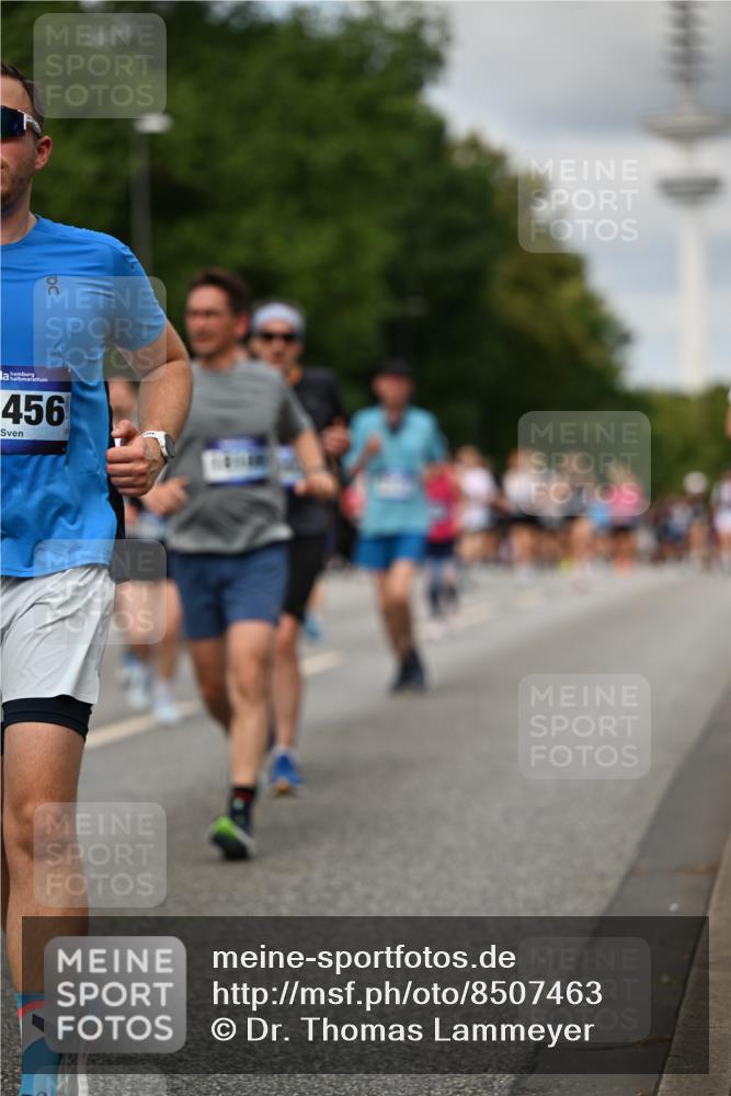 29.06.2025 - hella hamburg halbmarathon Dr. Thomas Lammeyer http://msf.ph/oto/8507463 29.06.2025 10:28:36 Kennedybrücke 1005, 1009, 1304, 1545, 2108, 2766, 3185, 3579, 4122, 4162, 4391, 4597, 4646, 4993, 5039, 5055, 5160, 5258, 5260, 5661, 5954, 7013, 7426, 8141, 8149, 8187, 8297, 8676, 8717, 8918, 8920, 9603, 9715, 11300, 11415 meine-sportfotos.de