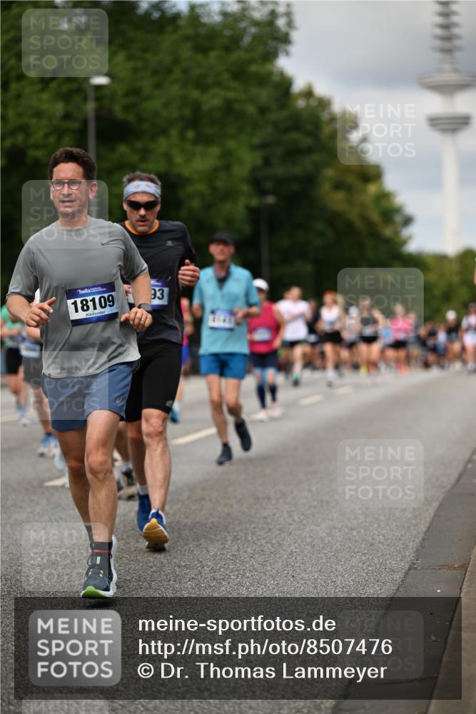 29.06.2025 - hella hamburg halbmarathon Dr. Thomas Lammeyer http://msf.ph/oto/8507476 29.06.2025 10:28:36 Kennedybrücke 1005, 1009, 1304, 1545, 2108, 2766, 3185, 3579, 4122, 4162, 4391, 4597, 4646, 4993, 5039, 5055, 5160, 5258, 5260, 5661, 5954, 7013, 7426, 8141, 8149, 8187, 8297, 8676, 8717, 8918, 8920, 9603, 9715, 11300, 11415 meine-sportfotos.de